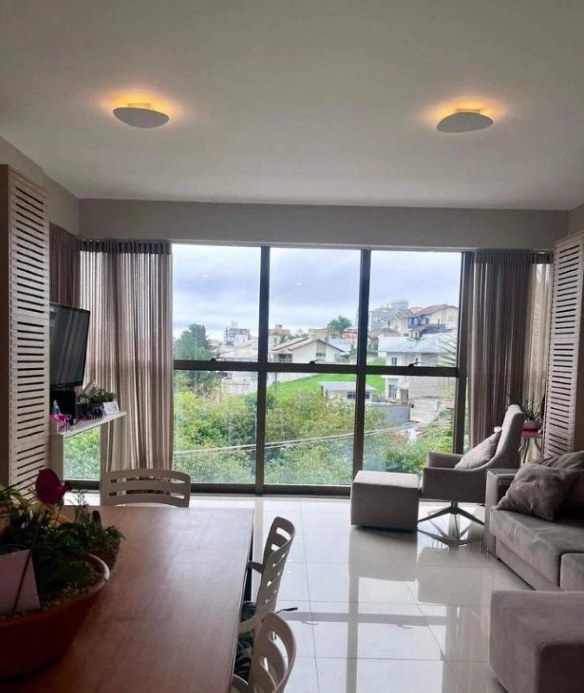 Apartamento com Vista Incrível do Lago Pedra Branca - Foto 6