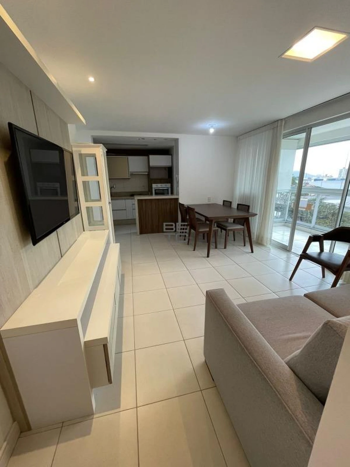 Apartamento 3 Dormitórios com Suíte na Pedra Branca, Palhoça – Frente, 89 M², Mobiliado - Foto 6