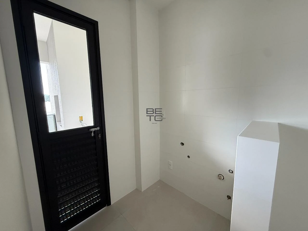 Apartamento 3 Dormitórios com 1 Suíte – Frente, Pedra Branca, Palhoça - Foto 24