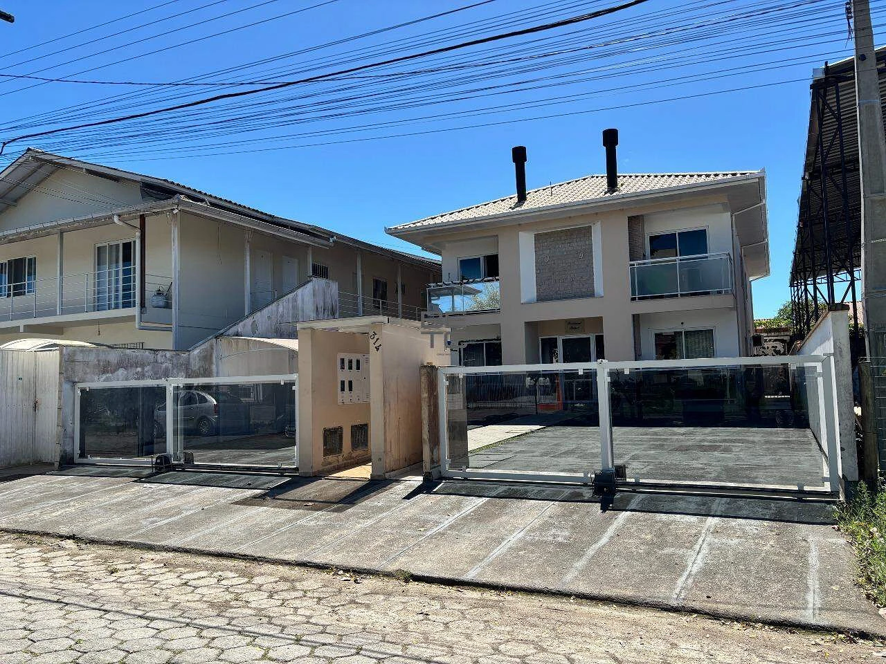 Apenas 430 Mil! Apartamento a Venda com 02 Quartos sendo 1 Suite. no Jardim Eldorado, Palh2Oça, SC.