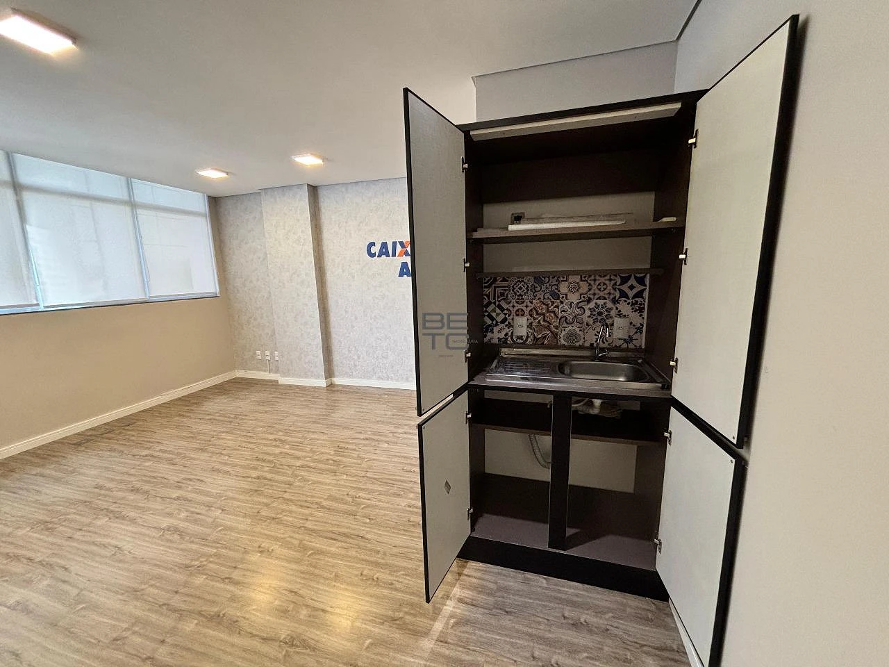 Apenas 240 Mil. Sala Comercial Prox. ao Shopping Via Catarina no Coração do Pagani. Palhoça.sc - Foto 10