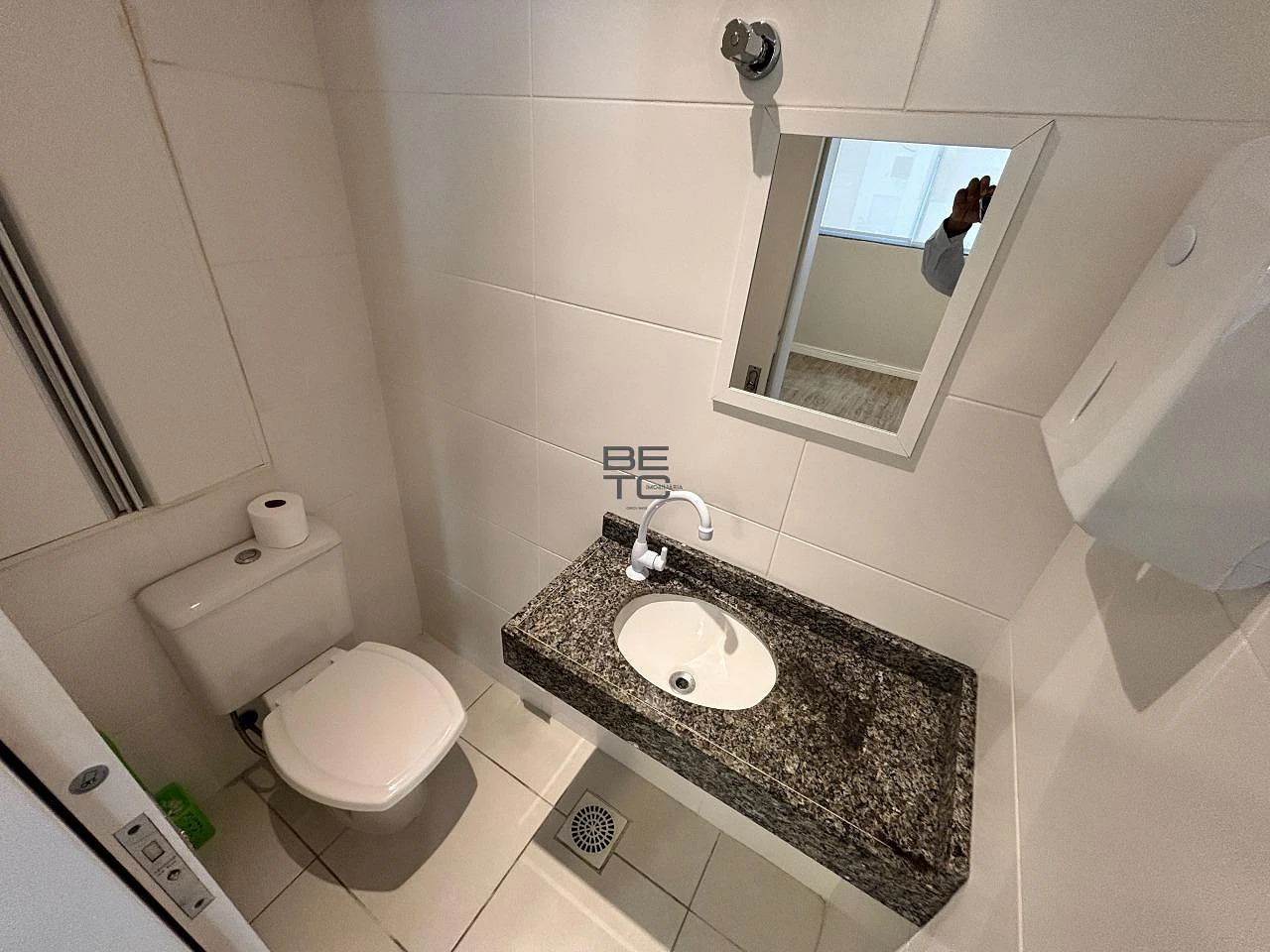 Apenas 240 Mil. Sala Comercial Prox. ao Shopping Via Catarina no Coração do Pagani. Palhoça.sc - Foto 11