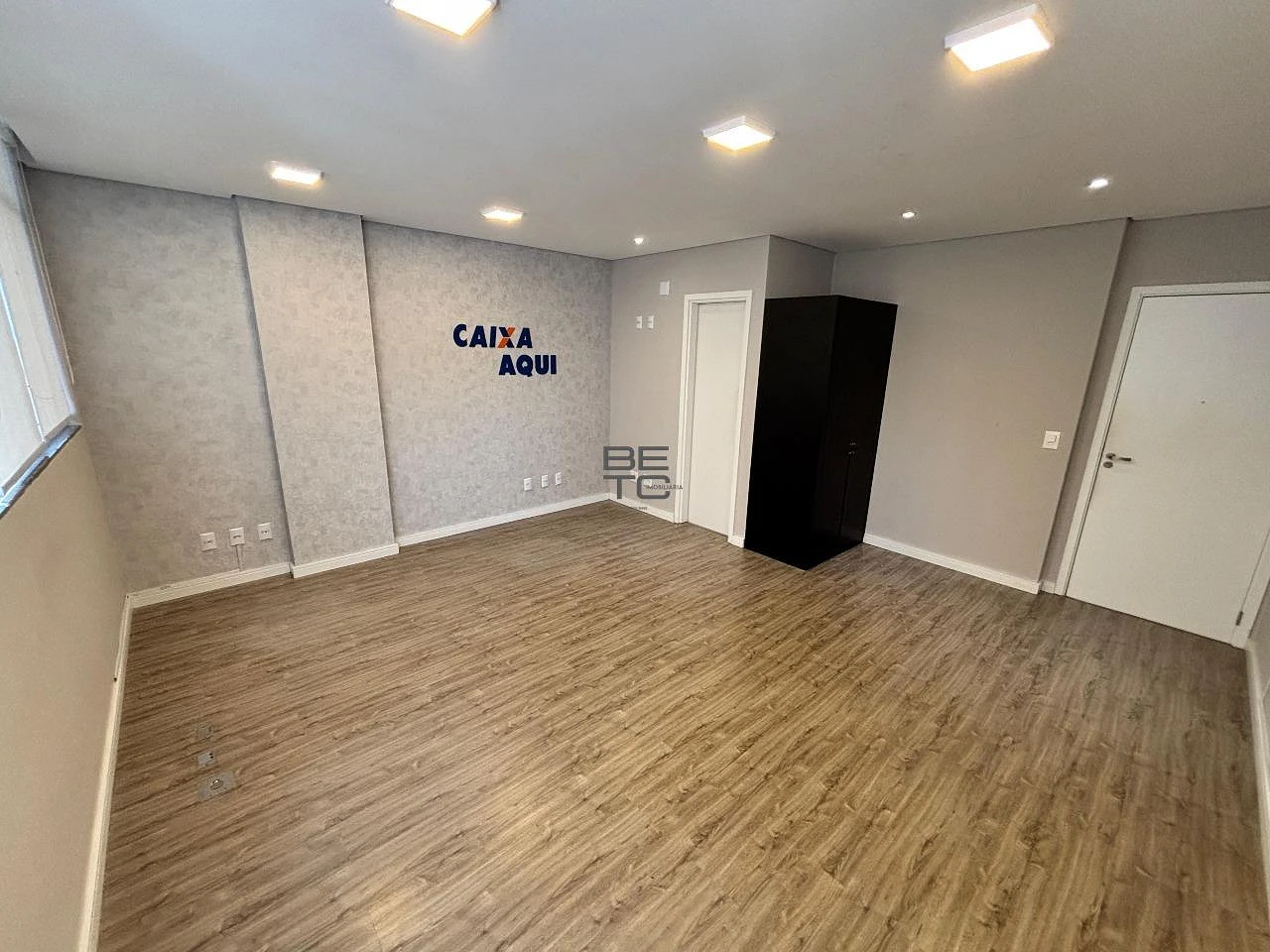 Apenas 240 Mil. Sala Comercial Prox. ao Shopping Via Catarina no Coração do Pagani. Palhoça.sc - Foto 9