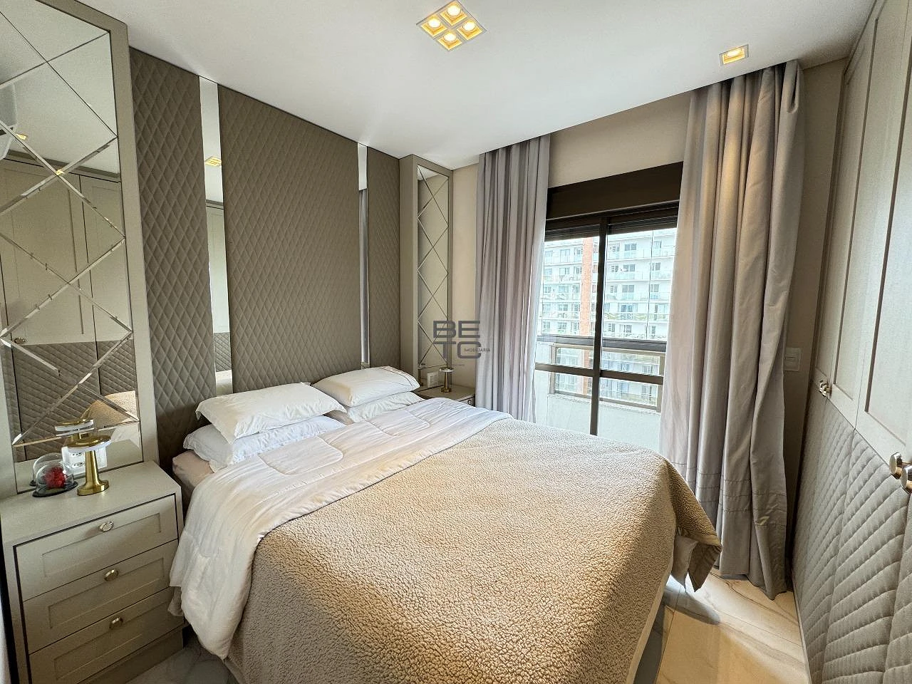 Apartamento à Venda, 3 Dormitórios sendo 1 Suíte- Finamente Mobiliado - Foto 11