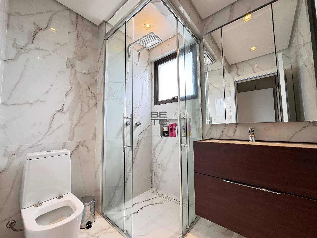Apartamento à Venda, 3 Dormitórios sendo 1 Suíte- Finamente Mobiliado - Foto 12