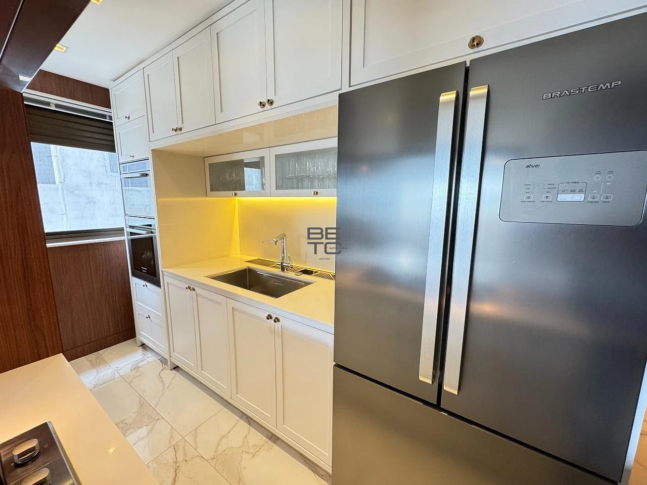 Apartamento à Venda, 3 Dormitórios sendo 1 Suíte- Finamente Mobiliado - Foto 6