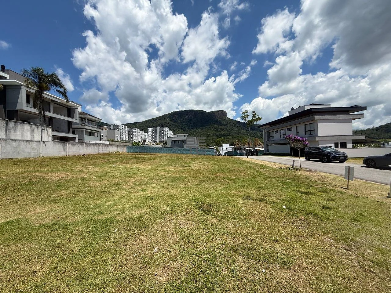 Lote Residencial à Venda em Pedra Branca, Palhoça – 325 m² com Infraestrutura Completa