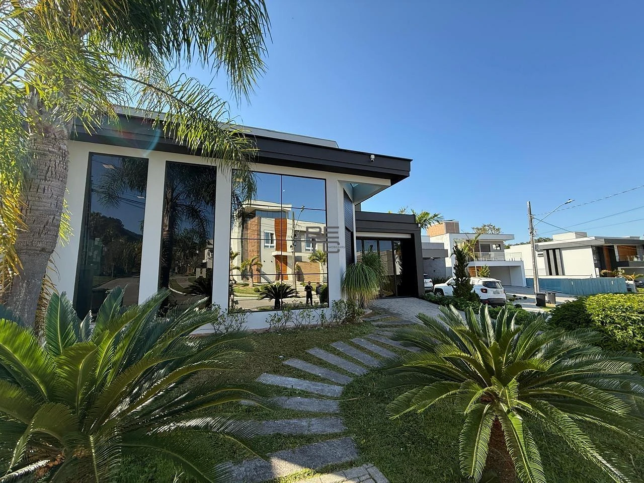 Casa de 3 Dormitórios Disponível para Locação na Pedra Branca