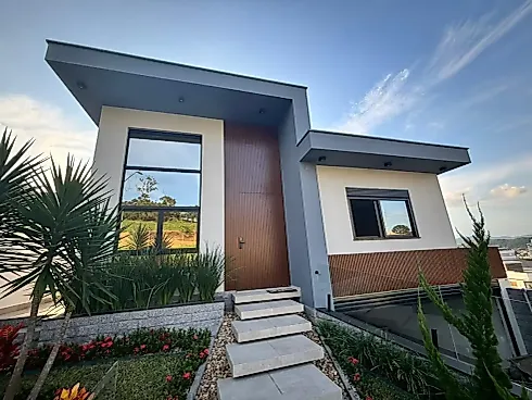 Casa 3 Quartos com 2 Suítes e 300m² - Pedra Branca