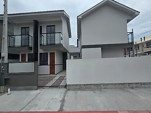 Sobrado geminado em Nova Palhoça, Palhoça