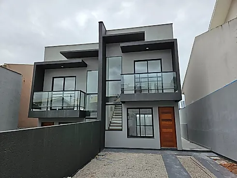 Sobrado geminado em Forquilhas, São José