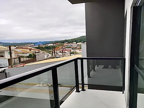 Sobrado geminado em Forquilhas, São José