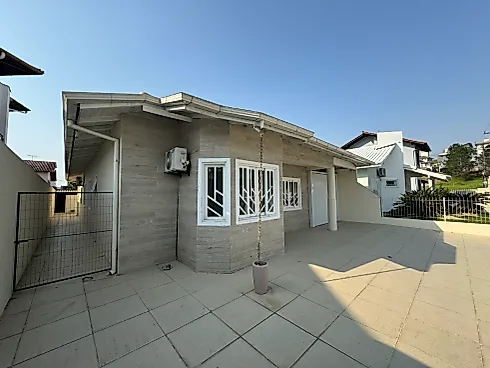 Casa 4 Quartos com 1 Suíte e 200m² - Pedra Branca
