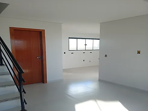 Sobrado geminado em Forquilhas, São José