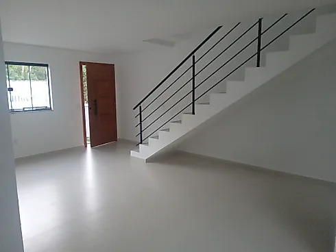 Sobrado geminado em Forquilhas, São José