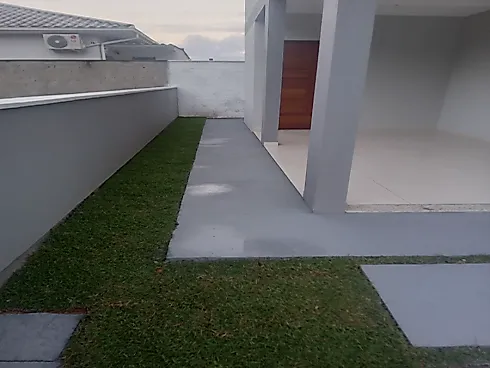 Sobrado geminado em Forquilhas, São José
