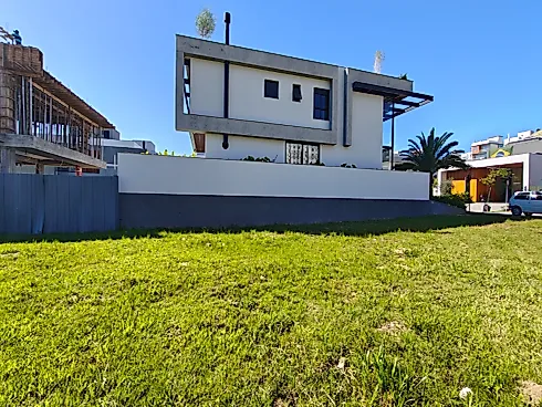 Terreno de 300 m² no Reserva da Pedra – Pedra Branca - Foto 7