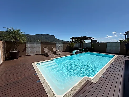 Casa Mobiliada com Vista para a Pedra Branca, Piscina e Espaço Gourmet