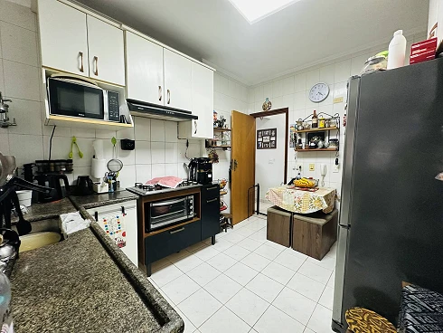 Apartamento de 2 Dormitórios com Dependência na Quadra da Praia na Pompeia - Apartamento em Gonzaga, Santos - Foto 5