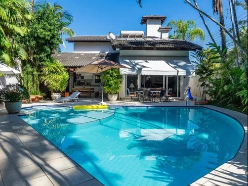 Ampla Casa em Área Nobre na Praia de Juquehy à Venda - Casa em Juquehy, São Sebastião - Foto 1