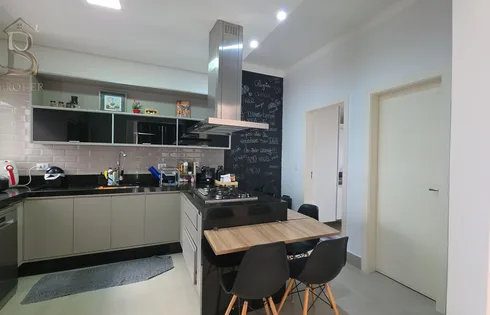 Casa em Jardim Acapulco, Marília