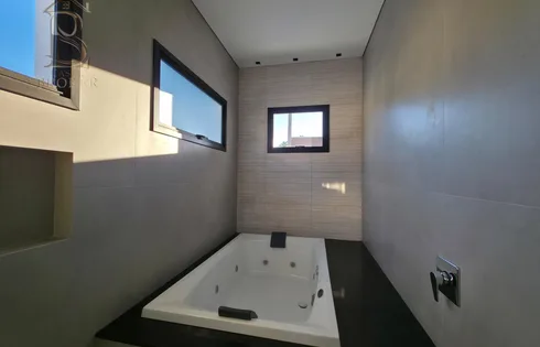 Casa em Parque das Esmeraldas, Marília