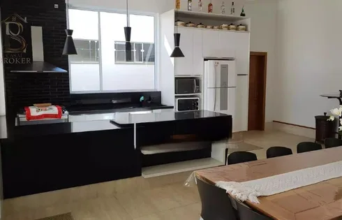 Casa em Sítios de Recreio Letícia, Marília