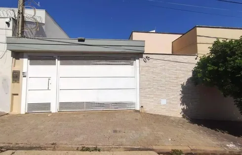 Casa em Jardim Marilia, Marília