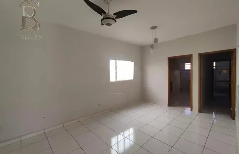 Casa em Jardim Marilia, Marília