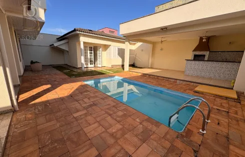 Casa em Jardim Tropical, Marília