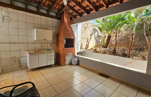 Casa 3 Quartos com 1 Suíte e 360m² - Jardim Monte Castelo