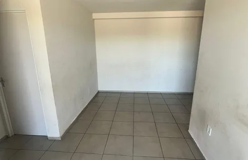 Apartamento em Distrito Industrial, Marília