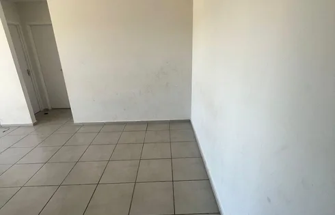 Apartamento em Distrito Industrial, Marília