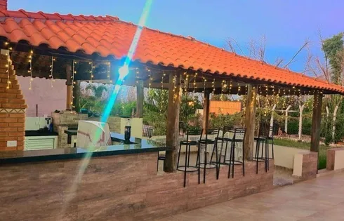Casa em Estância Oralina, Oriente