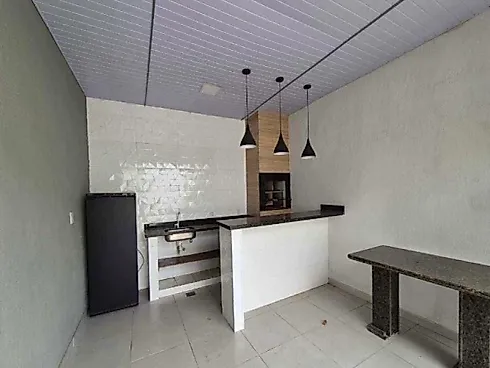 Casa 3 Quartos com Churrasqueira - Jardim Pérola