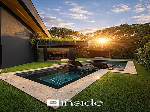 Casa em Condomínio - 500m², Riviera