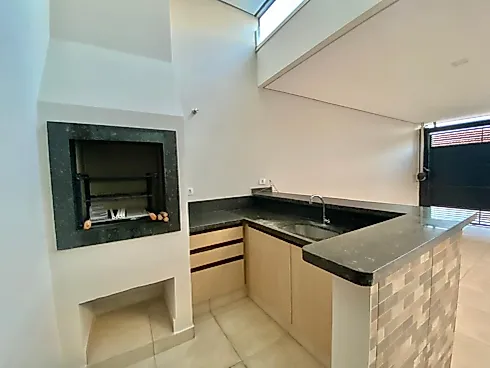 Casa 3 Quartos com Churrasqueira - Jardim Esplanada