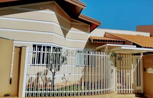 Casa em Parque das Esmeraldas, Marília