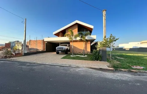 Casa em Jardim São Domingos, Marília