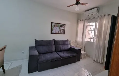 Casa em Núcleo Habitacional Doutor Aniz Badra, Marília