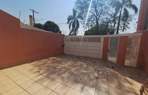 Casa 3 Quartos com 1 Suíte e 300m² - Vila Romana