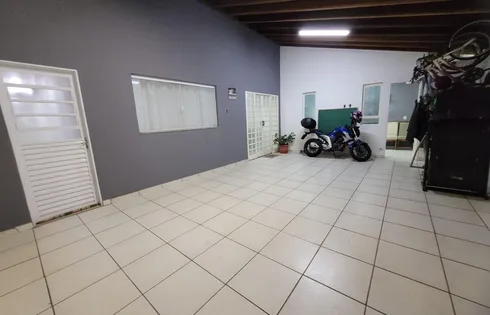 Casa em Núcleo Habitacional Presidente Jânio da Silva Quad, Marília