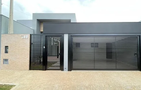 Casa em Sitios de Recreio Leticia, Marília