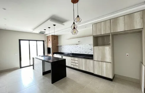 Casa em Sitios de Recreio Leticia, Marília