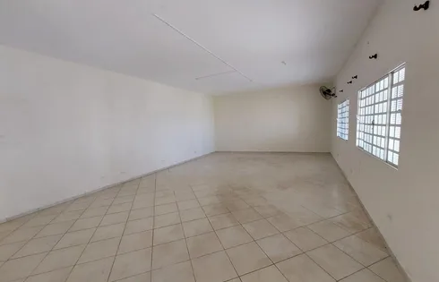 Loja terrea em Residencial Vale Verde, Marília
