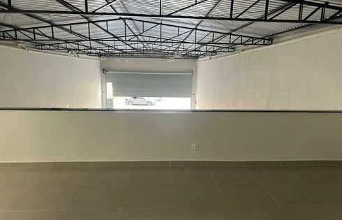 Loja terrea em Distrito Industrial, Marília