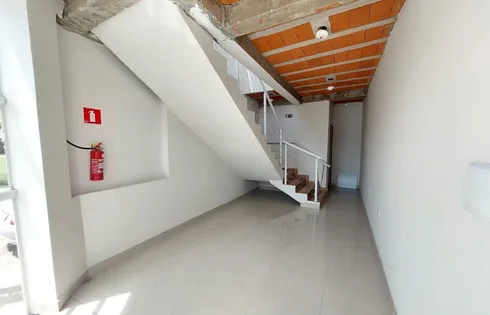 Loja terrea em Distrito Industrial Santo Barion, Marília