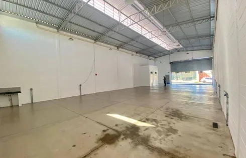 Loja terrea em Alto Cafezal, Marília