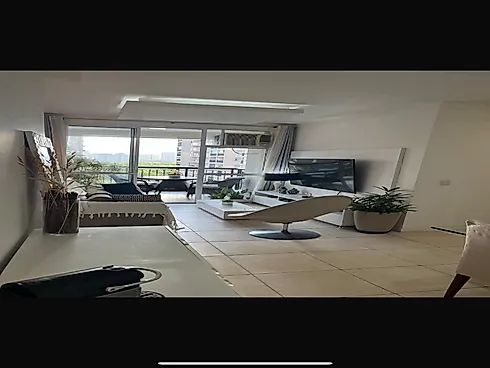 Oportunidade de Apartamento de 2 Quartos no Maayan
