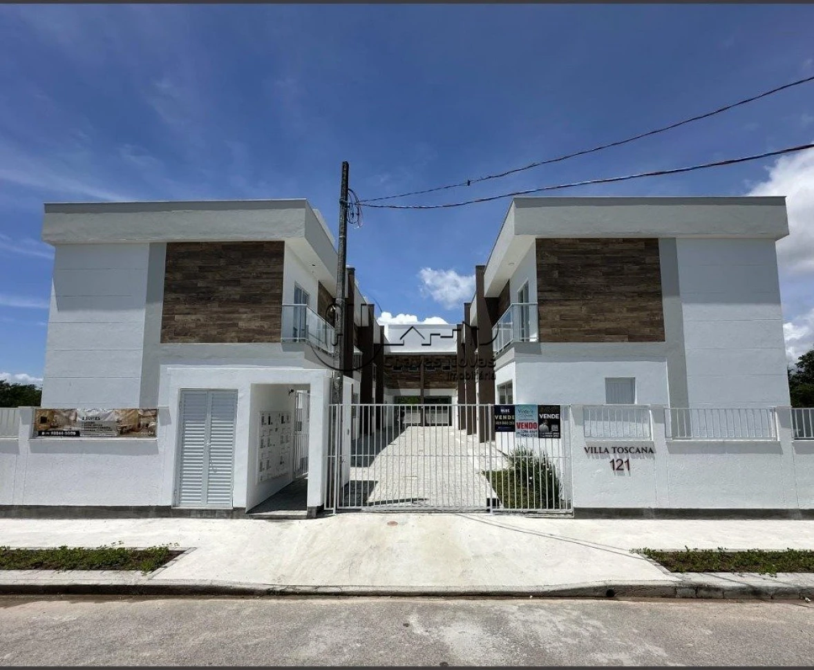 Sobrado a Venda com 02 Suítes no Bairro Nova Palhoça